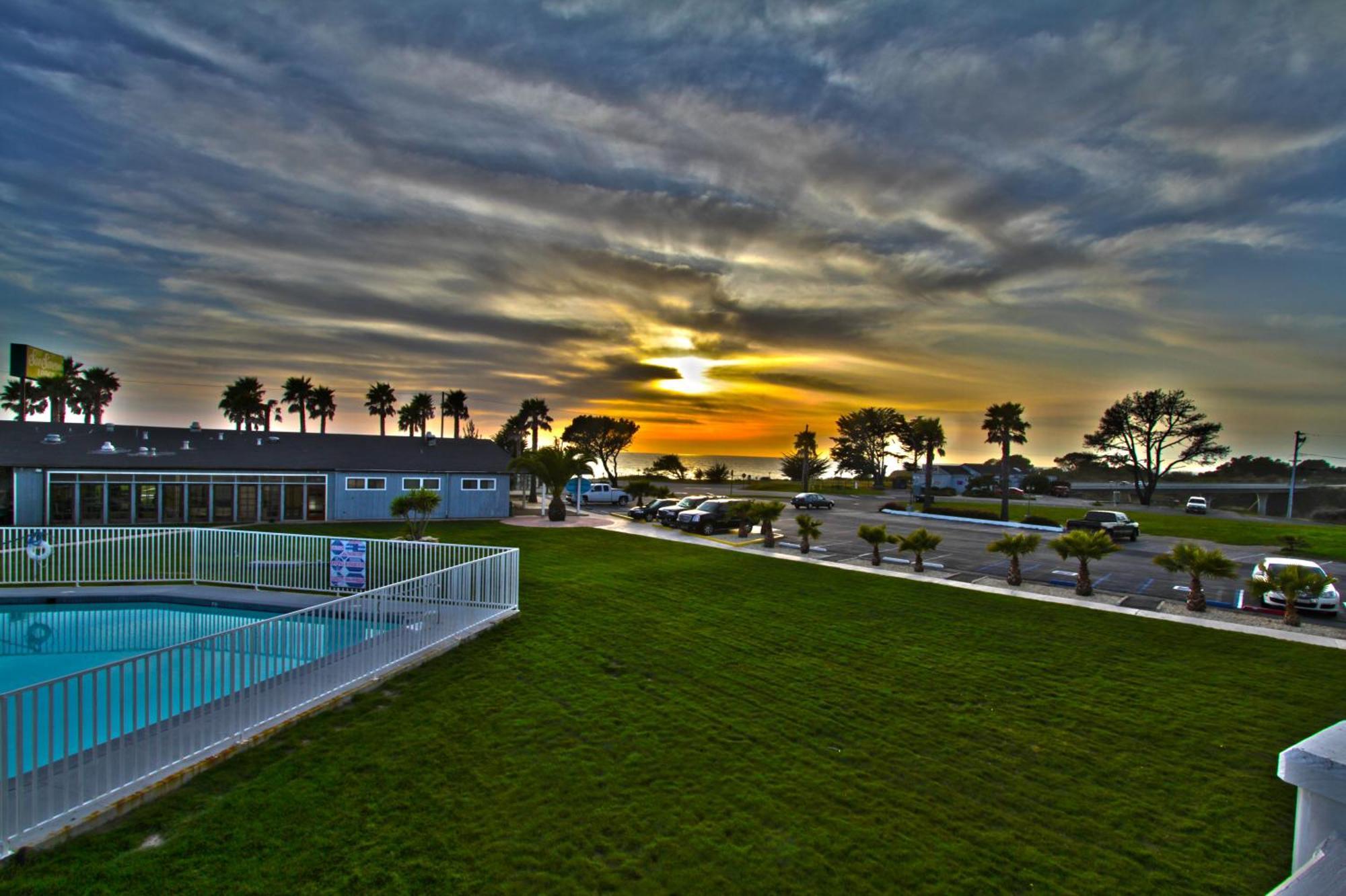 San Simeon Lodge Exterior photo